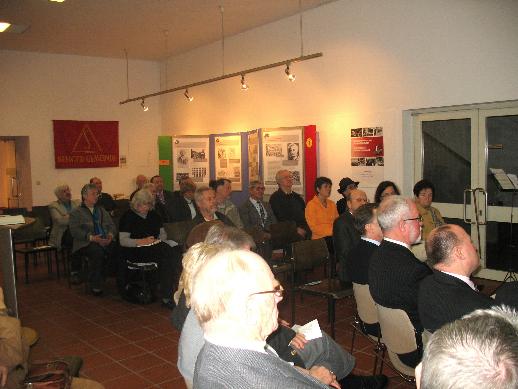 ausstellung1107.jpg (33678 Byte)
